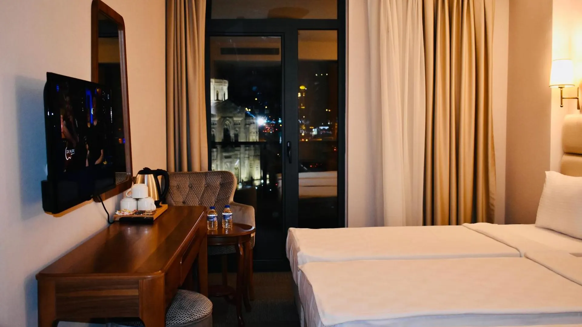 Istanbul Midpoint Hotel 4*,