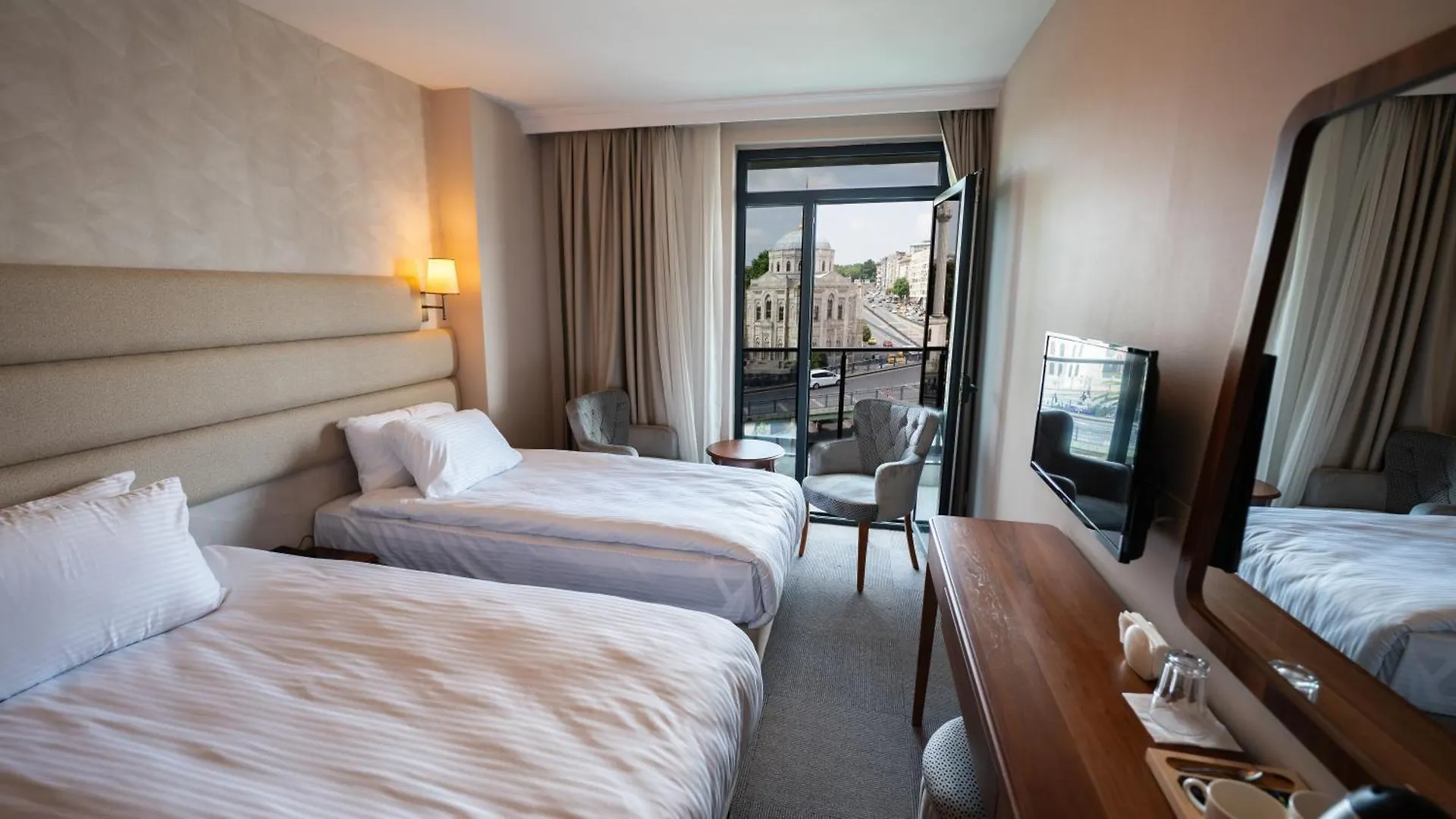 Istanbul Midpoint Hotel 4*,